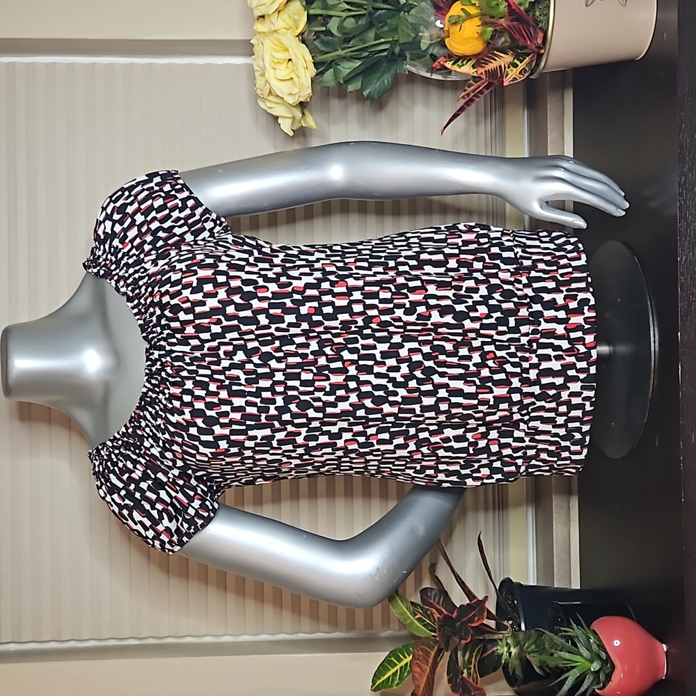 EUC Speechless Short Sleeve Blouse - Size M